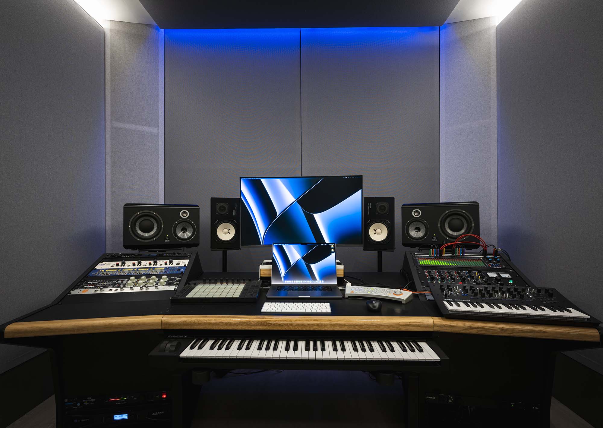studio b